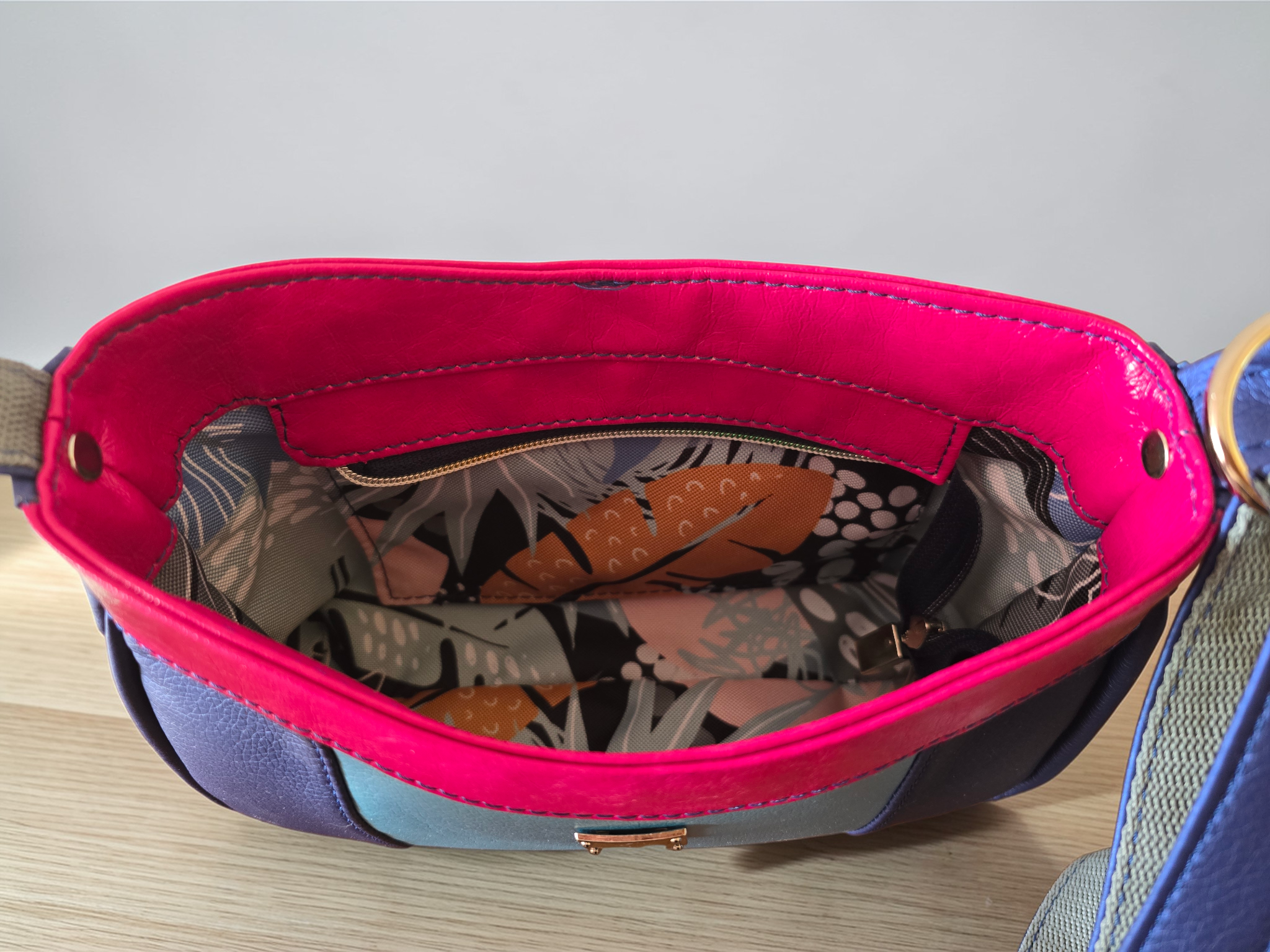 Torebka crossbody "Berry Night" - obrazek 7
