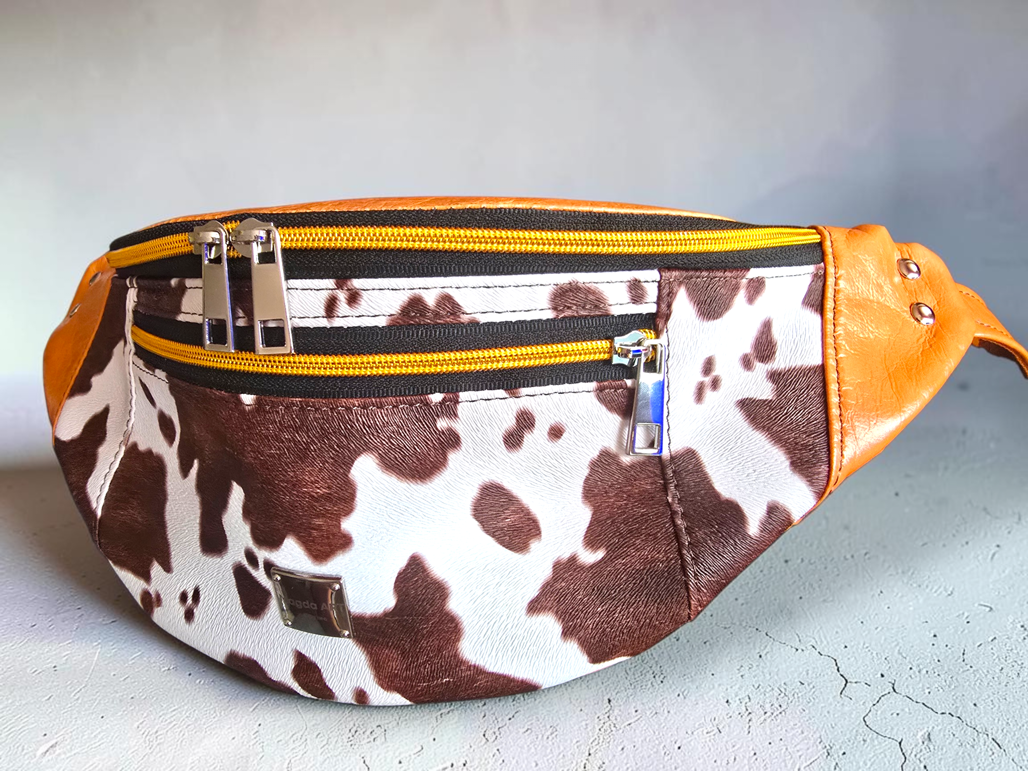 COW & ORANGE – nerka w krowie łaty - obrazek 2
