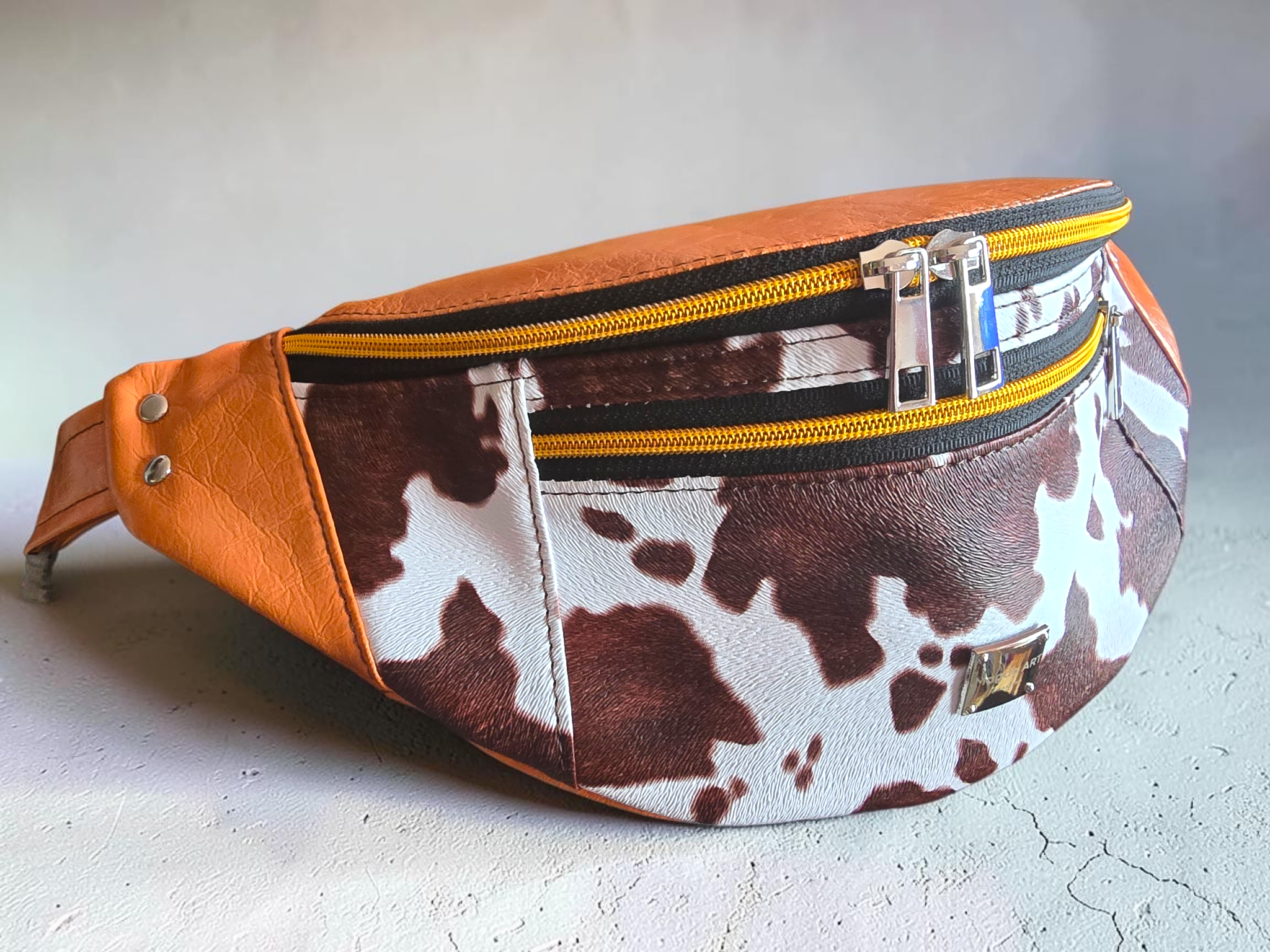 COW & ORANGE – nerka w krowie łaty - obrazek 4